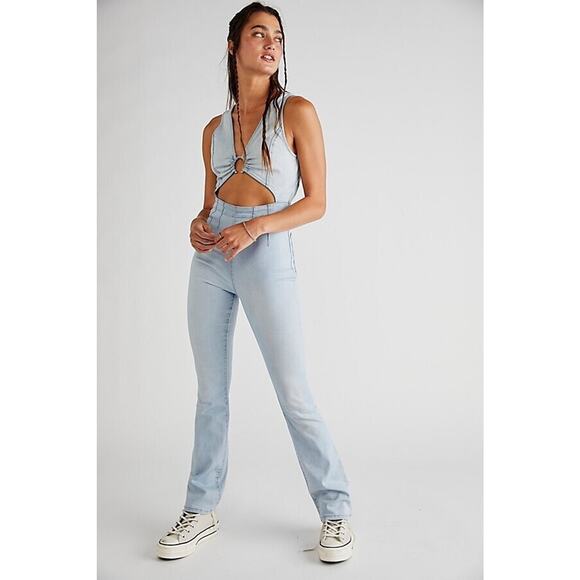 New Free People We the Free Ultraviolet Jumpsuit Light Wash Madison Large - Picture 2 of 3